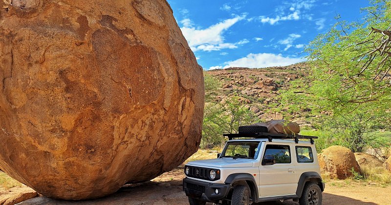 local-travel-namibia-car-rental-boulder-and-jimny-ar-erongo-rocks-about-us-page